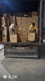 بضائع جديدة تصل إلى مستودعنا